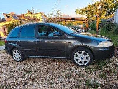 Occasion Fiat Croma Dynamic 150 ch (110 kW) 2006 Gris Break