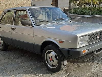Usata Fiat 131 Abarth 140 CV (102 kW) 1981 Argento Berlina