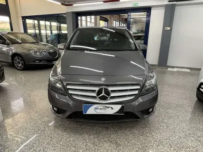 Usata Mercedes B180 Executive 122 CV (89 kW) 2012 Grigio Utilitaria