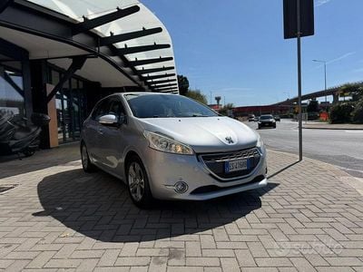 Usata Peugeot 208 82 CV (60 kW) 2013 Grigio Utilitaria