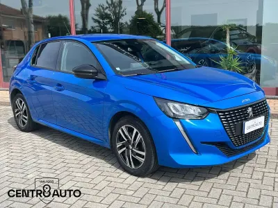 Usata Peugeot 208 Allure 101 CV (74 kW) 2022 Blu vertigo Utilitaria