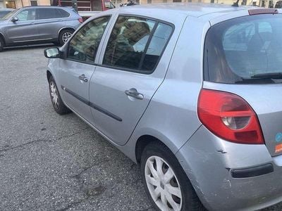 Usata Renault Clio III Rip Curl 68 CV (50 kW) 2007 Argento Berlina