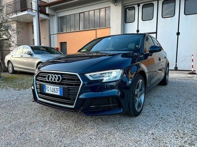 Usata Audi A3 Business 110 CV (80 kW) 2017 Blu Berlina