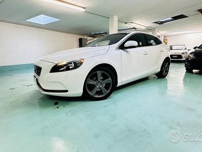 Usata Volvo V40 115 CV (84 kW) 2014 Bianco Berlina
