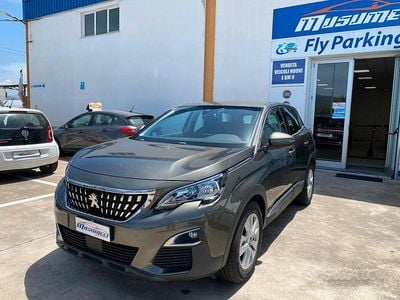Usata Peugeot 3008 Business-Line 131 CV (96 kW) 2019 Verde SUV