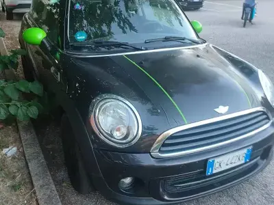 Usata Mini ONE 75 CV (55 kW) 2013 Nero Utilitaria