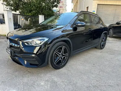 Usado Mercedes GLA200 Premium 150 CV (110 kW) 2022 Negro SUV