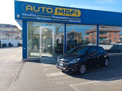 Usata Peugeot 208 Allure 82 CV (60 kW) 2018 Nero Utilitaria