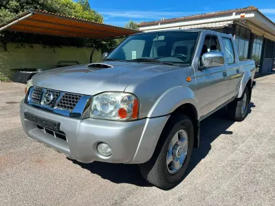 Usata Nissan Navara 133 CV (97 kW) 2004 Argento Pick-up