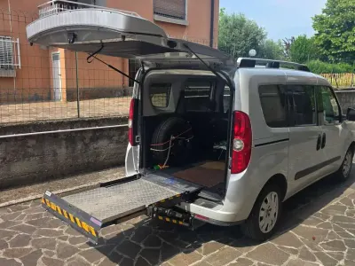 Usata Fiat Doblò 105 CV (77 kW) 2014 Argento Monovolume