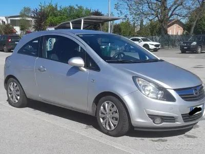 Usata Opel Corsa 65 CV (47 kW) 2008 Grigio Utilitaria