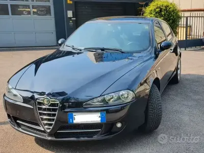 Usata Alfa Romeo 147 105 CV (77 kW) 2009 Nero Utilitaria