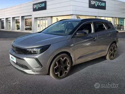 Usata Opel Grandland X GS Line 131 CV (96 kW) 2022 Grigio scuro SUV