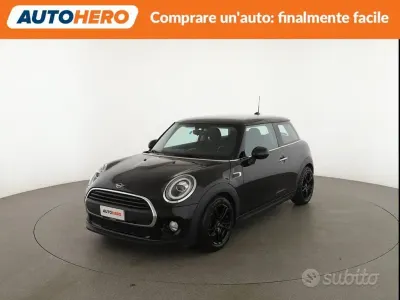 Begagnad Mini ONE 75 HK (55 kW) 2019 Svart Halvkombi
