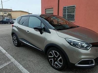 Usata Renault Captur 90 CV (66 kW) 2017 Grigio SUV