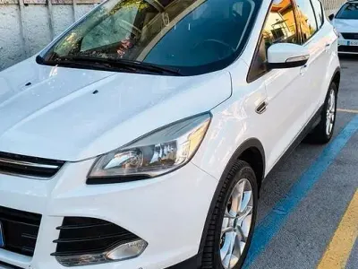 Usata Ford Kuga 150 CV (110 kW) 2016 Bianco SUV