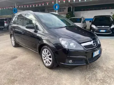 Usata Opel Zafira Cosmo 140 CV (102 kW) 2007 Nero Monovolume