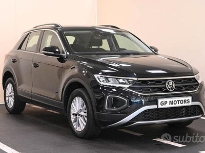 Usata VW T-Roc Life 150 CV (110 kW) 2022 Nero SUV