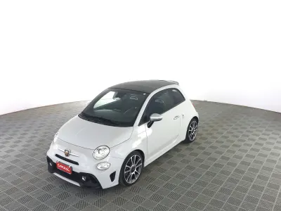 Usata Abarth 595C Turismo 165 CV (121 kW) 2021 Grigio campovolo con capote nera Cabrio