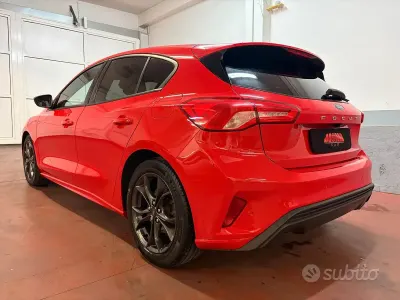 Usata Ford Focus ST-Line 120 CV (88 kW) 2020 Rosso Berlina
