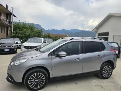 Usata Peugeot 2008 Access 75 CV (55 kW) 2015 Grigio SUV