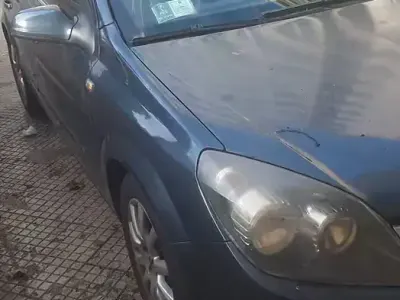 Usata Opel Astra 120 CV (88 kW) 2006 Bluazzurro Monovolume