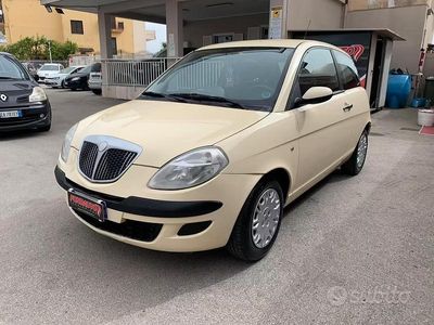 Usata Lancia Ypsilon 60 CV (44 kW) 2004 Beige Utilitaria