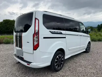 Usata Ford Tourneo Sport 185 CV (136 kW) 2019 Bianco Monovolume