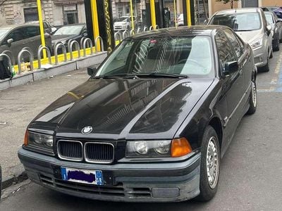 Usata BMW 318 90 CV (66 kW) 1995 Nero Berlina