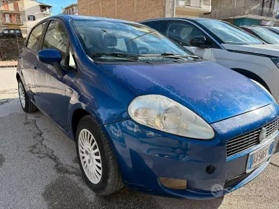 Usata Fiat Grande Punto Active 75 CV (55 kW) 2007 Blu Utilitaria