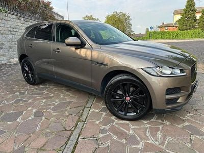 Usata Jaguar F-Pace R-Sport 180 CV (132 kW) 2018 Marrone SUV