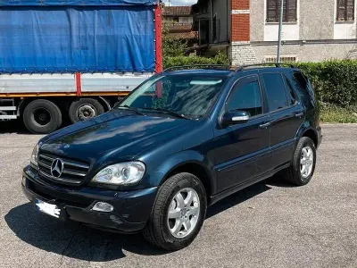 Usata Mercedes ML400 250 CV (183 kW) 2002 Bluazzurro SUV