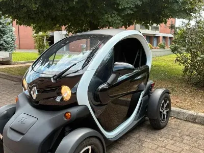Usata Renault Twizy 12 kW (17 CV) 2020 Nero Utilitaria