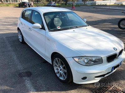 Usata BMW 118 143 CV (105 kW) 2009 Bianco Utilitaria