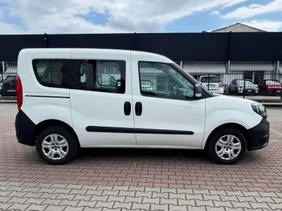 Usata Fiat Doblò S 95 CV (69 kW) 2019 Bianco Monovolume