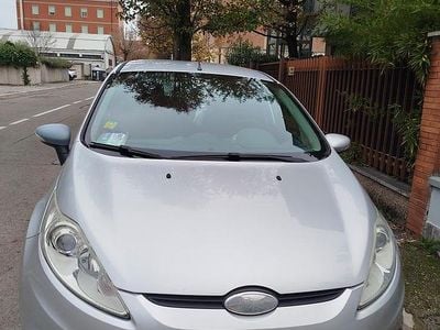 Usata Ford Fiesta 96 CV (70 kW) 2009 Grigio Berlina