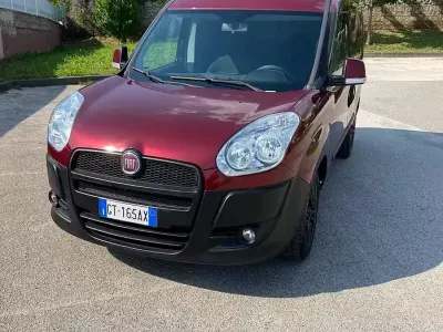 Usata Fiat Doblò 95 CV (69 kW) 2024 Rosso Monovolume