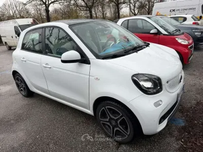 Usata Smart ForFour Proxy 71 CV (52 kW) 2015 Bianco Utilitaria