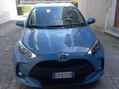 Usata Toyota Yaris Hybrid Active 73 CV (53 kW) 2021 Berlina
