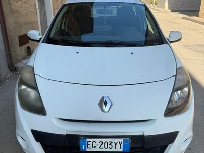 Usata Renault Clio III 75 CV (55 kW) 2011 Bianco Utilitaria