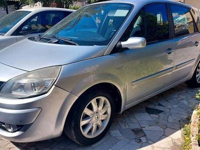 Usata Renault Scénic II Dynamique 106 CV (77 kW) 2007 Argento Monovolume