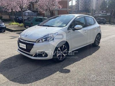 Usata Peugeot 208 Signature Sky 83 CV (61 kW) 2019 Bianco Utilitaria