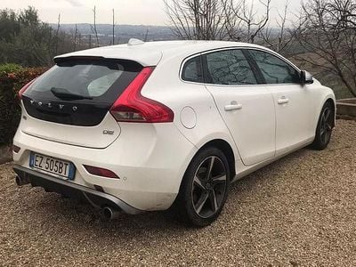 Usata Volvo V40 R-Design 115 CV (84 kW) 2015 Bianco Berlina