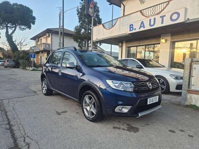 Usata Dacia Sandero Stepway 90 CV (66 kW) 2018 Blu/azzurro Berlina