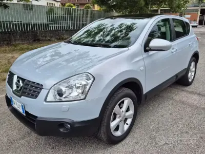 Usata Nissan Qashqai Tekna 141 CV (103 kW) 2008 Grigio SUV
