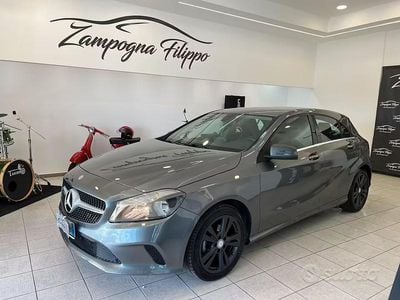 Usata Mercedes A180 Premium 109 CV (80 kW) 2015 Grigio Berlina