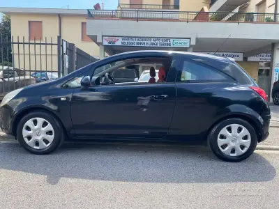 Usata Opel Corsa 80 CV (58 kW) 2008 Nero Utilitaria