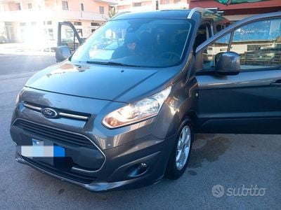 Usata Ford Tourneo Connect 116 CV (85 kW) 2015 Grigio Monovolume
