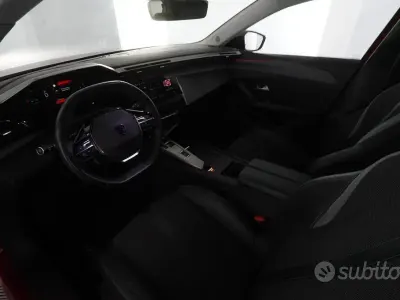 Usata Peugeot 308 Allure 131 CV (96 kW) 2023 Rosso Berlina