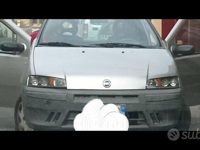 Usata Fiat Punto 54 CV (39 kW) 2000 Grigio Monovolume